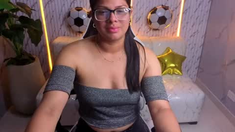 Snapshot of sarah_bay_tx chatting on 06/27/26, 08:03 sarah_bay_tx online show from 06/27/26, 08:03