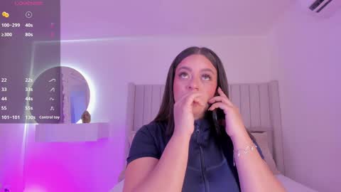 Snapshot of sarah_bonneth chatting on 02/05/25, 11:23 Sarah Bonneth online show from 02/05/25, 11:23