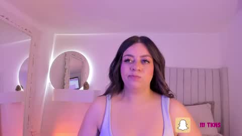 Snapshot of sarah_bonneth chatting on 02/20/25, 11:20 Sarah Bonneth online show from 02/20/25, 11:20