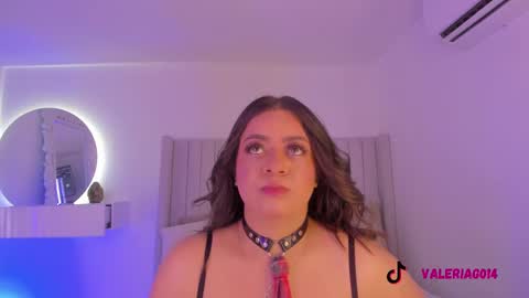 Snapshot of sarah_bonneth chatting on 03/09/25, 11:58 Sarah Bonneth online show from 03/09/25, 11:58