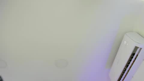 Snapshot of sarah_bonneth chatting on 09/09/25, 11:32 Sarah Bonneth online show from 09/09/25, 11:32