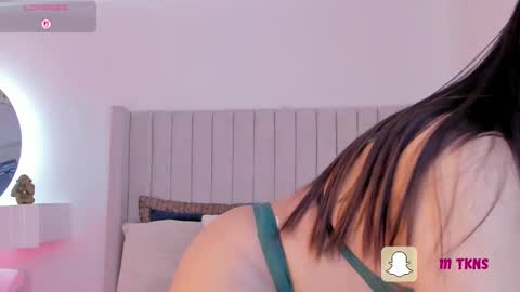 Snapshot of sarah_bonneth chatting on 10/05/25, 12:58 Sarah Bonneth online show from 10/05/25, 12:58