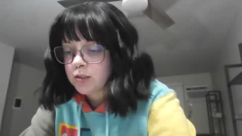 Sarah online show from 12/31/24, 05:11