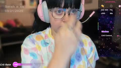 Sarah online show from 09/22/25, 01:07