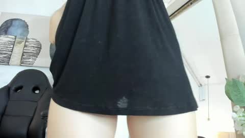 sarah_gothicgirl online show from 04/15/26, 07:43