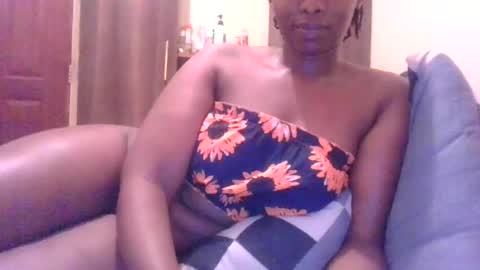 Snapshot of sarah_haggai chatting on 07/18/26, 08:01 sarah_haggai online show from 07/18/26, 08:01