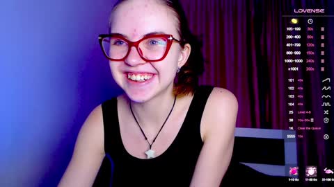 Snapshot of sarah_hs chatting on 12/21/24, 07:38 Sarah online show from 12/21/24, 07:38