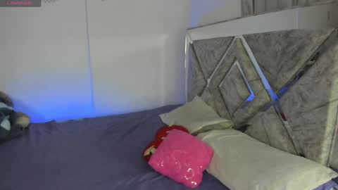 sarah_lowee online show from 04/28/26, 02:27