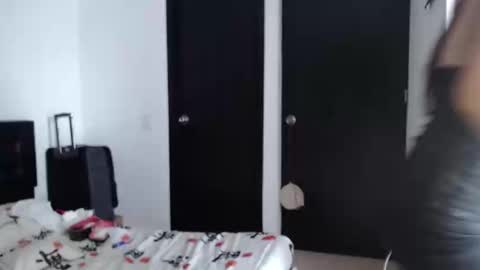 Sarah online show from 02/20/25, 03:41