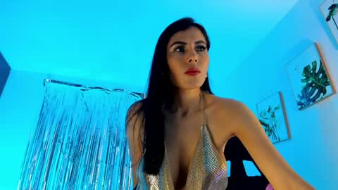 Snapshot of sarah_perez1 chatting on 01/05/25, 12:52 INSTAGRAM...sarah22 p online show from 01/05/25, 12:52
