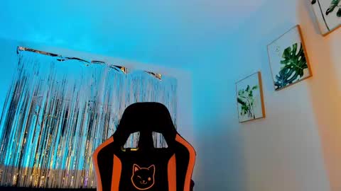 Snapshot of sarah_perez1 chatting on 03/01/25, 02:59 INSTAGRAM...sarah22 p online show from 03/01/25, 02:59