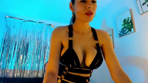 Snapshot of sarah_perez1 chatting on 03/07/25, 11:27 INSTAGRAM...sarah22 p online show from 03/07/25, 11:27