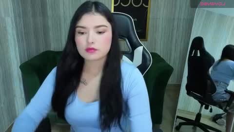 Snapshot of sarah_rouse_t chatting on 11/10/25, 02:49 Rouse online show from 11/10/25, 02:49