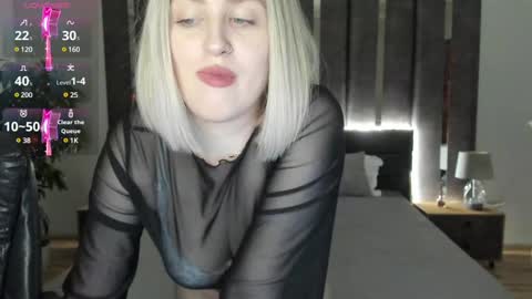 Snapshot of sarah_soul chatting on 12/18/24, 01:15 Sarah online show from 12/18/24, 01:15