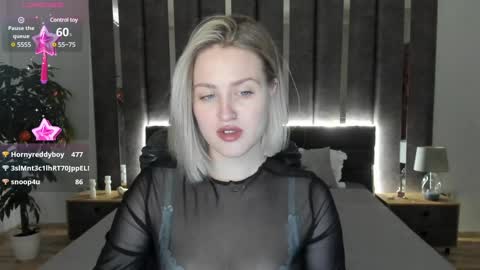 Snapshot of sarah_soul chatting on 12/18/24, 04:42 Sarah online show from 12/18/24, 04:42