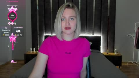 Snapshot of sarah_soul chatting on 01/04/25, 04:01 Sarah online show from 01/04/25, 04:01