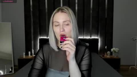 Snapshot of sarah_soul chatting on 02/13/25, 12:57 Sarah online show from 02/13/25, 12:57
