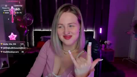 Snapshot of sarah_soul chatting on 03/01/25, 04:15 Sarah online show from 03/01/25, 04:15