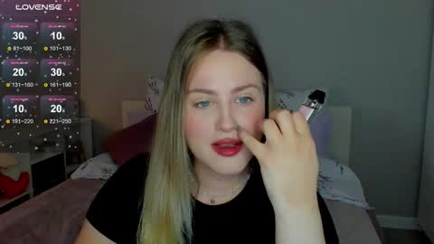 Snapshot of sarah_soul chatting on 10/01/25, 01:00 Sarah online show from 10/01/25, 01:00