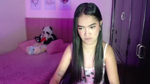 Snapshot of sarah_stone15 chatting on 02/12/25, 05:37 Sarah online show from 02/12/25, 05:37