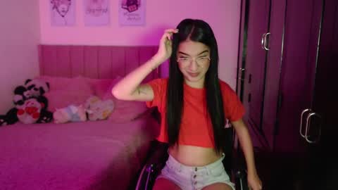 Snapshot of sarah_stone15 chatting on 02/18/25, 06:37 Sarah online show from 02/18/25, 06:37