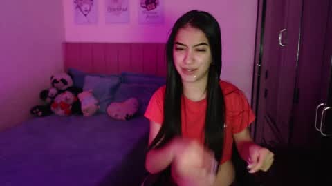 Snapshot of sarah_stone15 chatting on 03/05/25, 11:49 Sarah online show from 03/05/25, 11:49