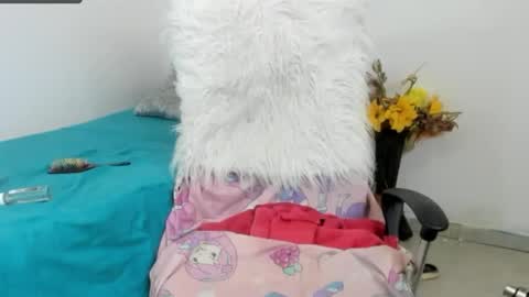 Snapshot of sarah_sweett chatting on 02/14/26, 04:37 Sarah online show from 02/14/26, 04:37