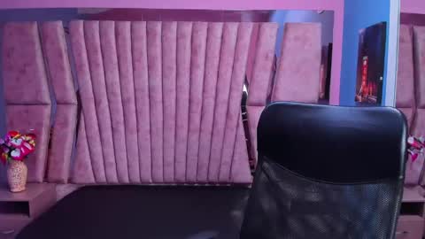 Sarah online show from 01/20/25, 01:53