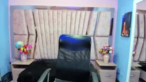 Sarah online show from 10/17/25, 01:46