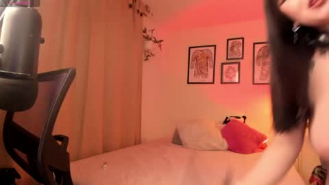   online show from 06/05/26, 06:52