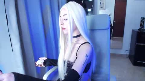 Sarah online show from 11/22/25, 09:41