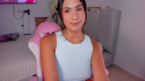 Snapshot of sarahcute14 chatting on 07/06/26, 01:02 sarahcute14 online show from 07/06/26, 01:02