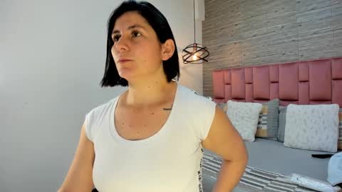 Sarah Deyvis online show from 02/10/25, 02:16