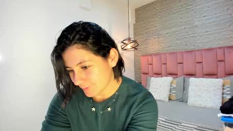 Sarah Deyvis online show from 02/11/25, 01:20