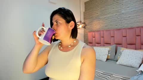 Sarah Deyvis online show from 02/14/25, 07:44