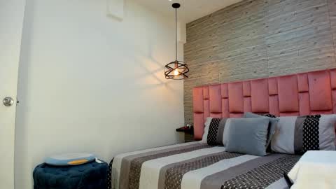 Sarah Deyvis online show from 02/19/25, 04:11