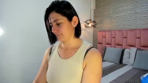 Sarah Deyvis online show from 03/05/25, 03:18