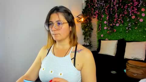 Sarah Deyvis online show from 11/08/25, 02:50