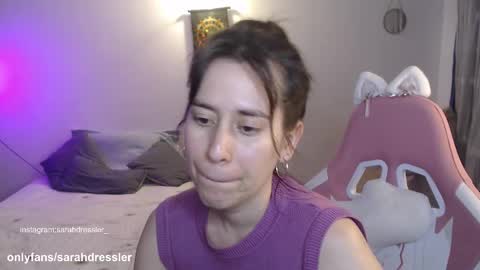 Snapshot of sarahdressler chatting on 10/05/25, 01:48 sarahdressler online show from 10/05/25, 01:48