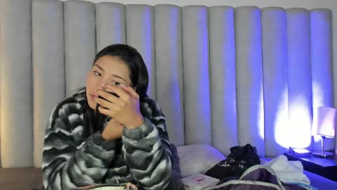 Snapshot of sarahevans__ chatting on 01/04/25, 11:22 Sarah Evans online show from 01/04/25, 11:22