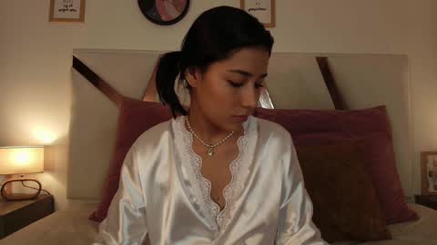 Snapshot of sarahevans__ chatting on 01/08/25, 07:45 Sarah Evans online show from 01/08/25, 07:45