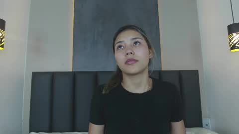 Snapshot of sarahevans__ chatting on 03/12/25, 06:40 Sarah Evans online show from 03/12/25, 06:40