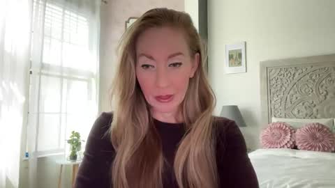 Sarah online show from 04/30/26, 05:52
