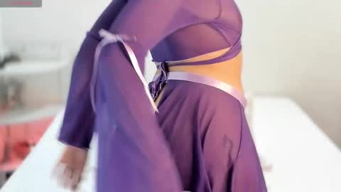 Snapshot of sarahgrant_ chatting on 01/14/26, 02:06 sarahgrant_ online show from 01/14/26, 02:06