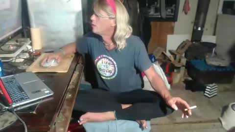 Snapshot of sarahhampton chatting on 03/06/26, 02:19 CdSissySarah online show from 03/06/26, 02:19