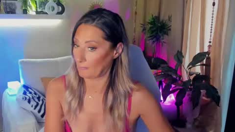 Divine Sarah NONUDE model online show from 06/17/26, 01:56