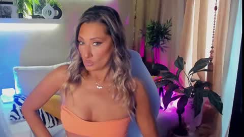 Divine Sarah NONUDE model online show from 06/26/26, 07:24