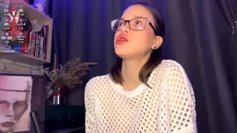Snapshot of sarahhunnye chatting on 03/28/26, 12:32 Sarah online show from 03/28/26, 12:32