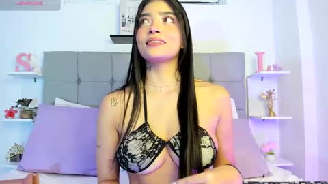 Snapshot of sarahlopezz290 chatting on 06/07/26, 03:32 sarahlopezz290 online show from 06/07/26, 03:32