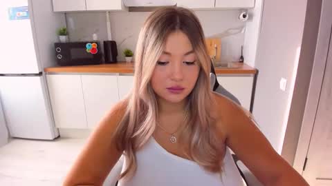 Sarah online show from 09/16/25, 01:12